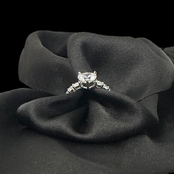 Marilyn Heart Ring Size6  Cubic Zirconia Elegant & Sparkling Jewelry for Women - Picture 10 of 10